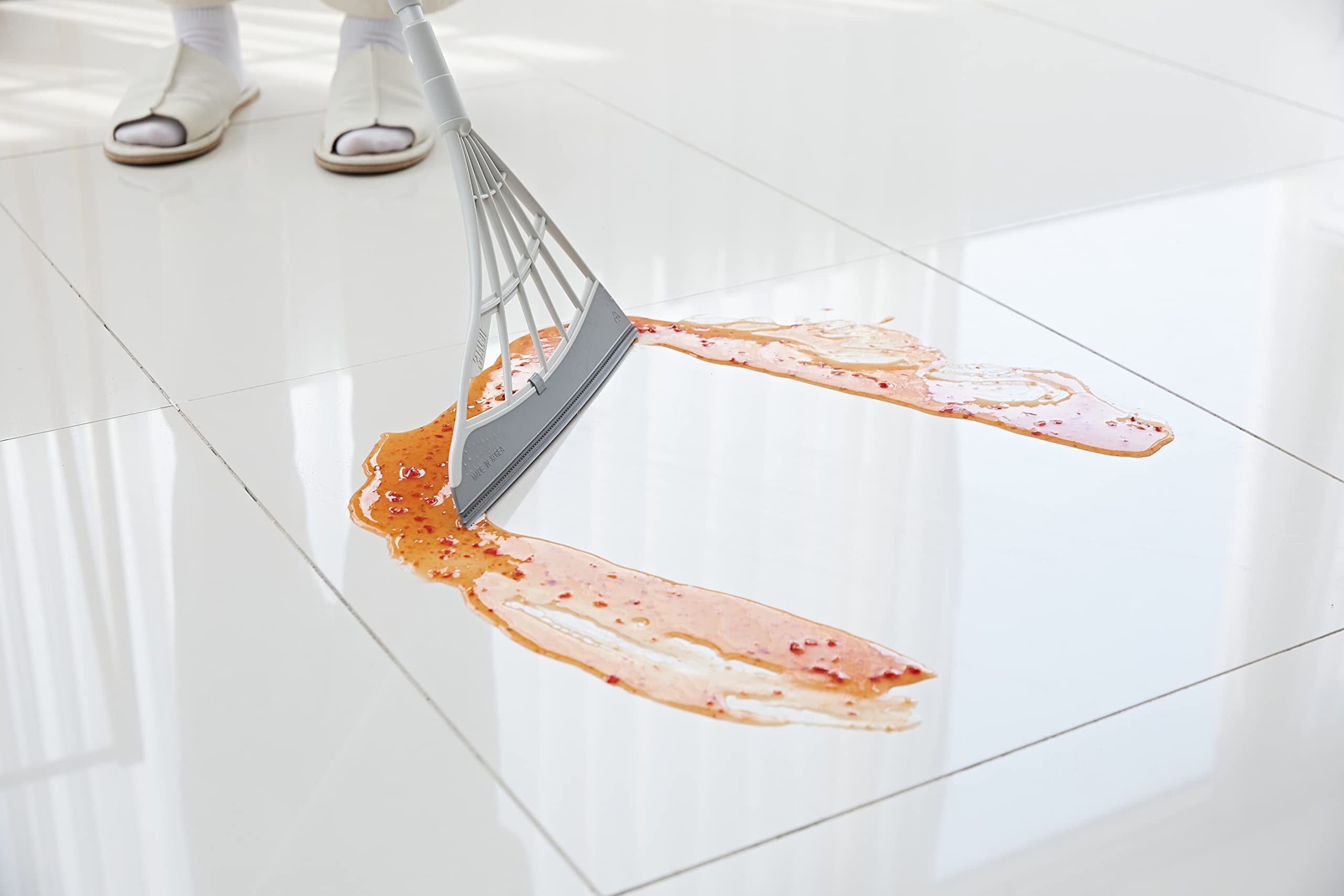 Broombi All-Surface Silicone Broom – Indoor Cleaning

