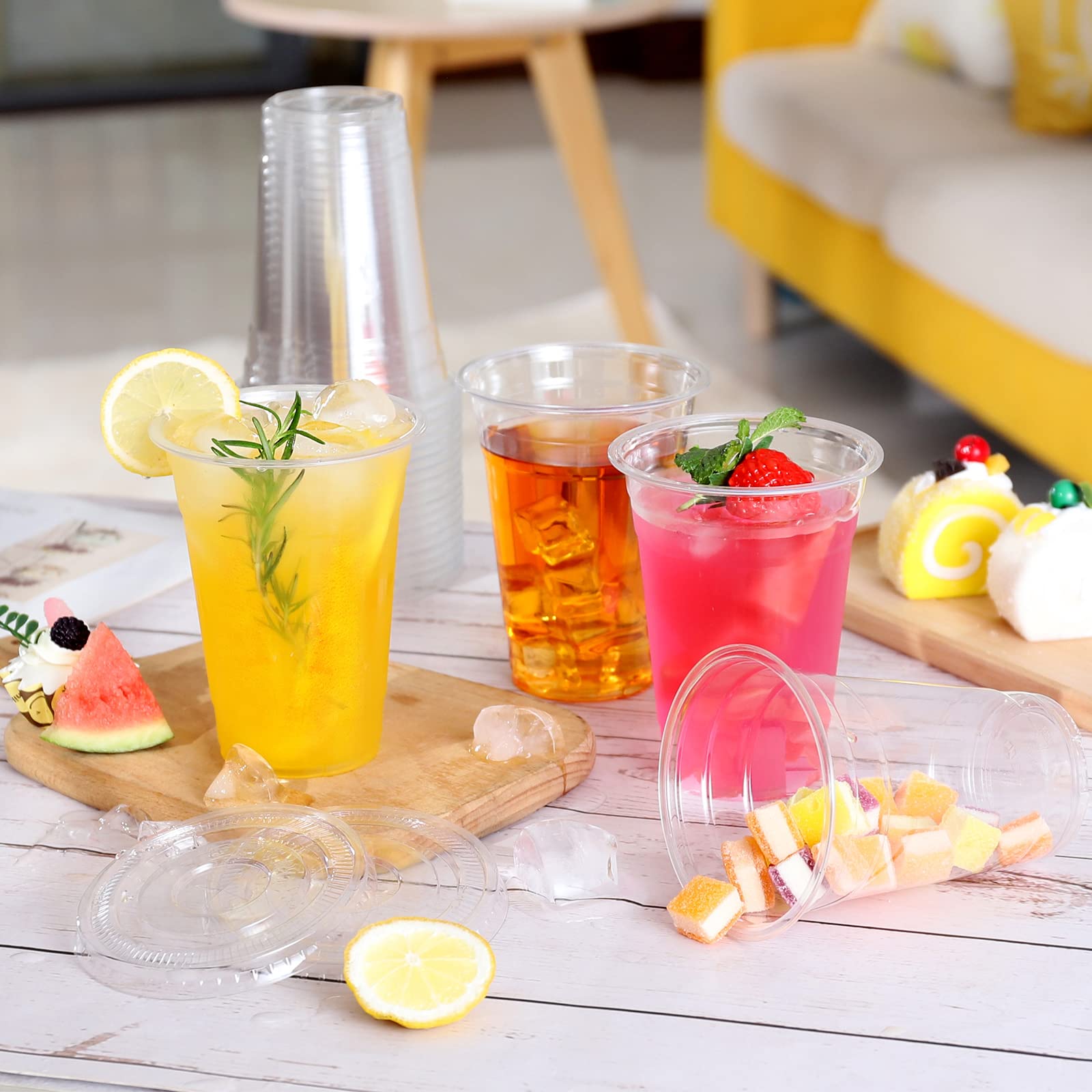 Clear Plastic Cups with Flat Lids by TashiBox

