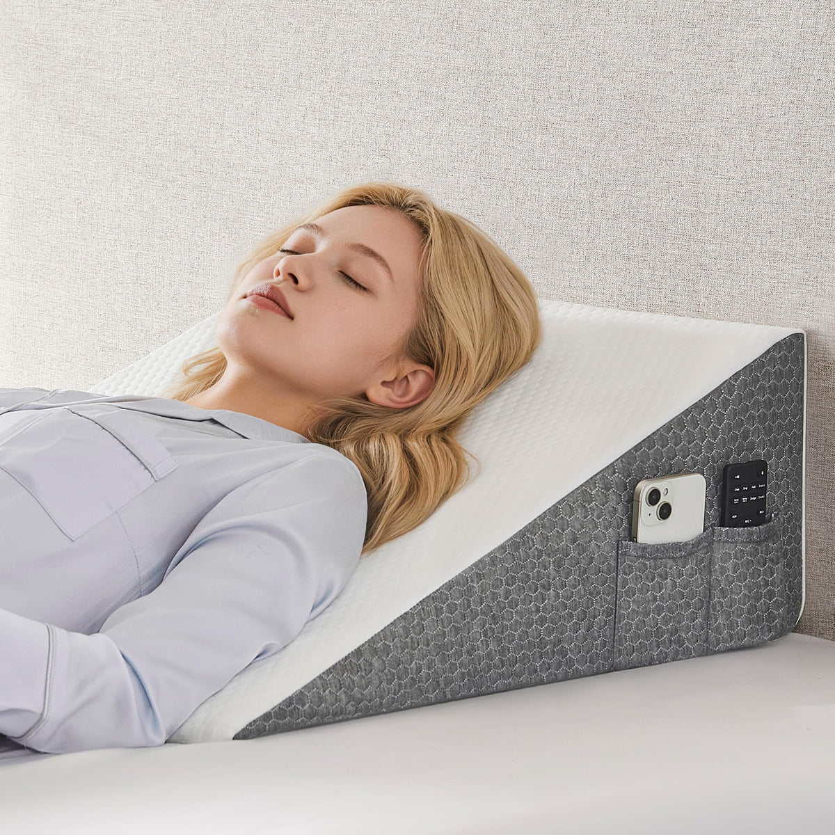 Yojoker Memory Foam Wedge Pillow for Sleeping